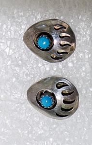 Bear Claw pierced earrings, silver with turquoise, stud post Native American - Bild 1 von 3