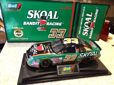Revell KEN SCHRADER SKOAL  BUD Shootout 1998 Chevrolet Chevy Monte Carlo NASCAR - Image 1 of 4