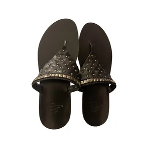 B MAKOWSKY 'Grace' Women's Thong Black Leather Flat Sandal Sz 9M - Picture 1 of 8