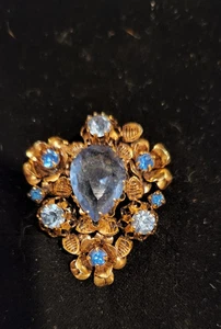 Broche de diamantes de imitación vintage hecho en Austria, azules claros y oscuros 1,5 pulgadas - Imagen 1 de 8