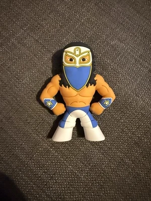 Figura exclusiva de caja de lucha libre profesional Bandido Micro Brawlers, AEW, ROH Foto 1 de 3
