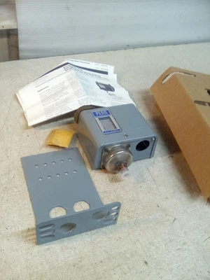 Penn P70AB-1 Pressure Control - Image 1 of 4