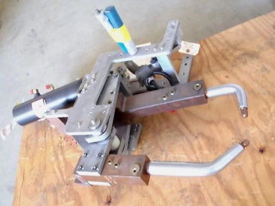 Робот-сварщик TG Systems GTS 2156, пистолет точечной сварки, сварка сопротивлением, цилиндр - Изображение 1 из 4