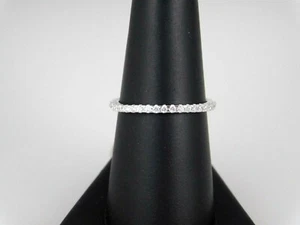 Anillo banda de eternidad circonita cúbica transparente de plata de ley 925 chapado en rodio - Imagen 1 de 5