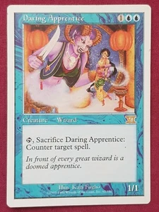 Magic The Gathering 6TH EDITION DARING APPRENTICE blue card MTG SIXTH - Foto 1 di 2