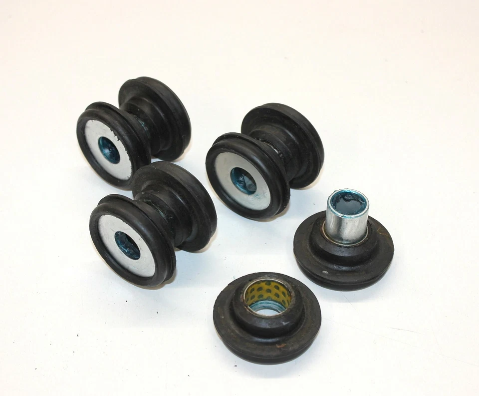 JAGUAR XJS 1976 - 1996 CONJUNTO 4 ARBUSTOS TOP WISHBONE - Imagem 1 de 1