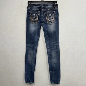 Pantalones de mezclilla ajustados Miss Me para niñas talla 12 alas adornadas estrás 23x27 usados en excelente estado - Imagen 1 de 10