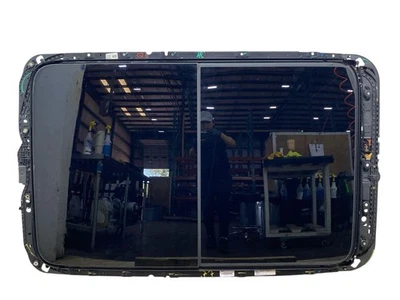 2018-2024 AUDI Q5 FYG OEM FRONT & REAR PANORAMIC SUNROOF GLASS W/ FRAME ASSEMBLY Foto 1 de 4