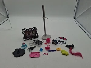 MONSTER HIGH - Lote de piezas de repuesto de accesorios, piezas de soporte - Imagen 1 de 6