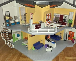 Playmobile City Life ( 9266 ) 4 -10 Gebraucht, aber in einem neuwertigen Zustand - Bild 1 von 11