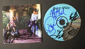 Band autografata firmata a mano GRANDE CD BIANCO e libretto non ci riesco da qui - Foto 1 di 4