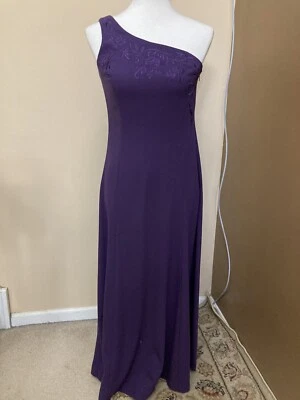 Vestido Princesa Costura Ciruela Un Tirador Bordado Talla 6 Juntos Etiqueta Foto 1 de 4