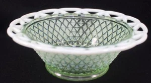 Tazón acampanado con punta de diamante opalescente verde vidrio imperial Ohio borde con cordones - Imagen 1 de 4