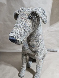 Recycelte Rover Zeitung Hund Skulptur 17 Zoll groß Weidengeflecht - Bild 1 von 20