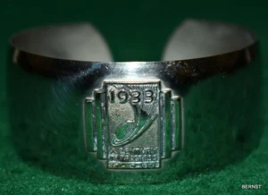 VINTAGE 1933 WORLD'S FAIR SOUVENIR CUFF BRACELET - CENTURY OF PROGRESS - Picture 1 of 5