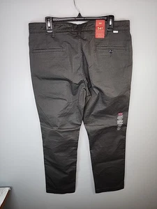 Levis 541 Athletic Fit Chino Hose Herren 34W 32L Grau Gerades Bein Stretch Neu mit Etikett - Bild 1 von 9