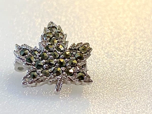 Vintage Brooch Clone Leaf Marcasite Silver Metal Discreet Small - Picture 1 of 8