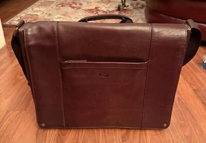 SOLO Soft Brown Leather Laptop Messenger Bag - Picture 1 of 14
