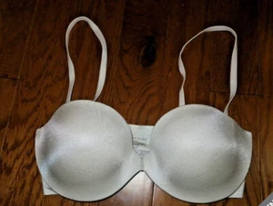36D VICTORIA'S SECRET ❤️INCREDIBLE Bra STRAPLESS FRONT CLOSURE PUSH UP SEAMLESS - Picture 1 of 5