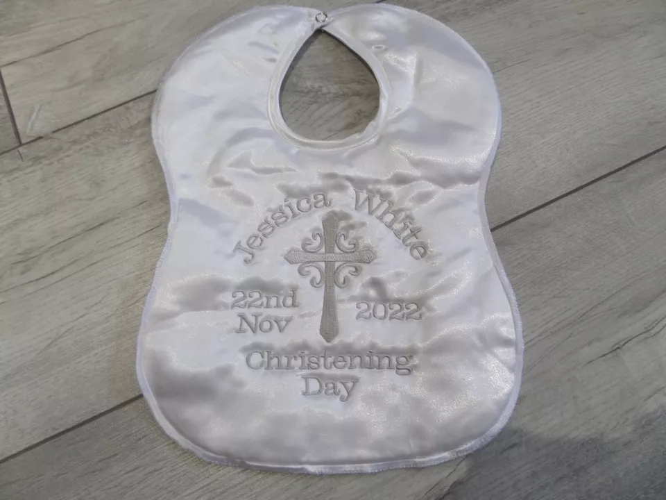 PERSONALISIERTES SATIN TAUFLÄTZCHEN - (TAUFE) WUNDERSCHÖN BESTICKTES GESCHENK