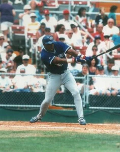 FOTO CANDY MALDONADO TORONTO BLUE JAYS SIN FIRMAR 8X10 - Imagen 1 de 1