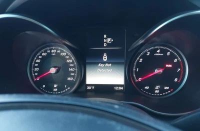 2015 C 级 OE 速度计集群 84K 英里梅赛德斯-奔驰 — 第 1/4 张图片