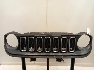 JEEP RENEGADE GRILLE Mk1 (BU) 2014-2025 52091847 - Picture 1 of 6