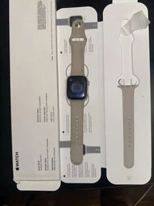 Apple Watch Series 7 41mm Starlight Aluminiowa obudowa - Zdjęcie 1 z 3