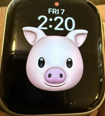 Apple Watch Series 7, 41mm GPS, WiFi, Bluetooth, Aluminum Case - Image 1 of 4