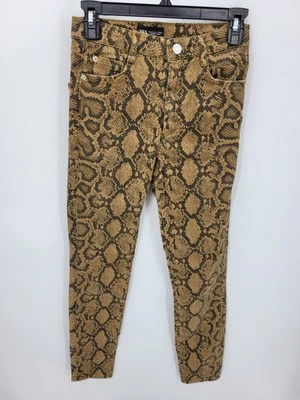 Брюки женские Zara 4 коричневые черные с принтом рептилии сужающиеся богемная вычурная джинсовая ткань - Изображение 1 из 4