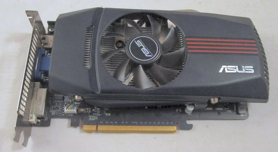 ASUS NVIDIA GeForce GTX 550 Ti DirectCU TOP Graphics Card - Image 1 of 4