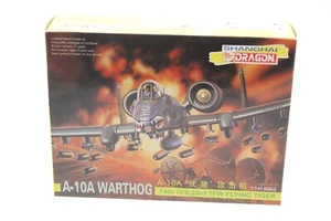 A-10A Warthog Fyling Tiger Flugzeug Bomber Modellbausatz Dragon 1:144 NEU OVP - Picture 1 of 7