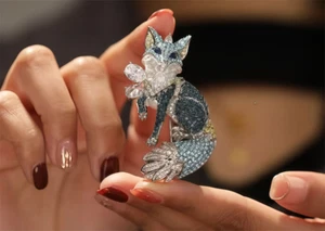 Original Design Blue Fox Brooch, It Can also Be Used As a Beautiful Pendant - Picture 1 of 5