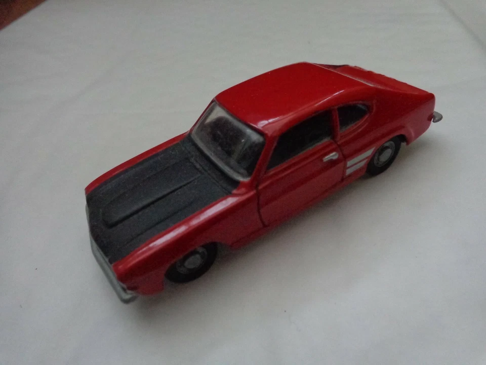 CORGI VANGUARDS 1/43 CLASSIC RED/BLACK FORD CAPRI MK1 CAR - Image 1 of 1