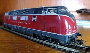 Roco 43928 A HO gauge DB V200 diesel loco in red livery - Picture 1 of 11