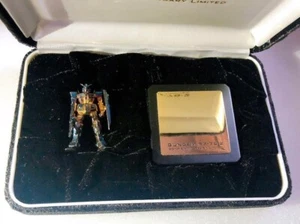 Seven-Eleven Fair Mobile Suit Gundam Pure Gold Gundam 30th Plate Prize 2009 USED - Picture 1 of 9