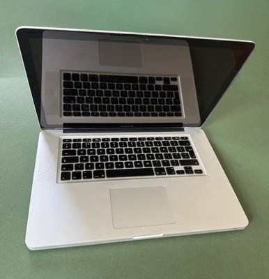 USED 2009 APPLE MACBOOK PRO. 15-INCH. 250GB 4GB 2.53GHZ - Image 1 of 4