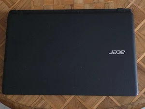 Laptop ACER Aspire ES 15 con SSD Crucial Mx500 - Foto 1 di 3