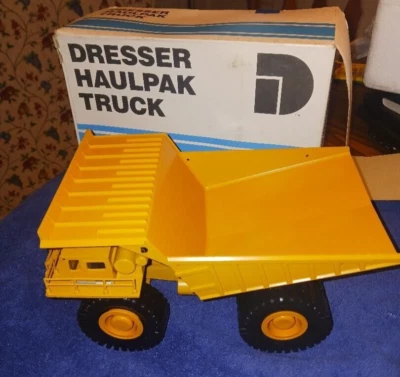 Dresser Haulpak 1:50 Diecast Conrad German No 2720 (mislabeled )Truck w box 830E - Image 1 of 4