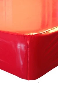 Protector De Colchón De PVC Para Cama De Juego Color Rojo - Tamaño Doble - Imagen 1 de 1