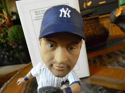 DEREK JETER NEW York Yankees Bobblehead 399/3500 Mlb MEMORY COMPANY con caja ¡BONITO! Foto 1 de 4