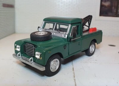 Land Rover Breakdown Tow Truck Recovery Series 2a 3 109 1:43 Scale Cararama - image 1 of 4