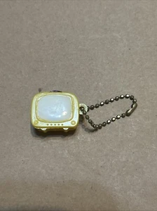 Vintage Peep Show Yellow TV Viewer Key Chain Nude/Naughty/Risqué Pictures - Picture 1 of 3