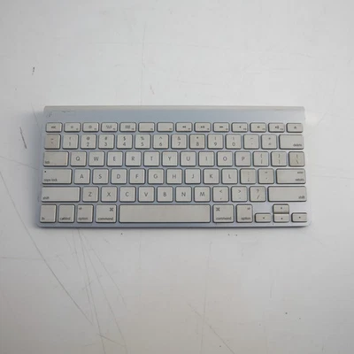 Apple Wireless Bluetooth Keyboard A1314 Mac Aluminum FREE SHIPPING - Image 1 of 4