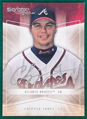 Tarjeta de béisbol Chipper Jones - 2005 SkyBox Autographics #5 - Atlanta Braves Foto 1 de 3
