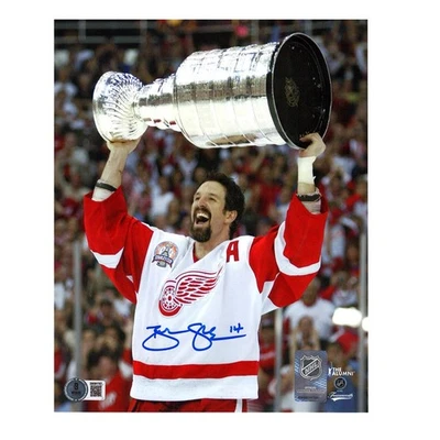 Foto 8x10 firmada por Brendan Shanahan de Detroit Red Wings con Copa Stanley - 70323 A Foto 1 de 2