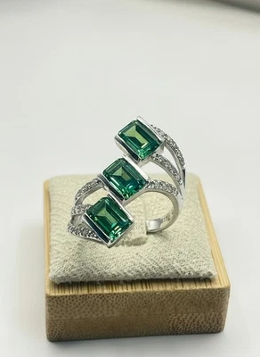Anello Donna in Argento 925 con Pietre Verdi Taglio Smeraldo e Zirconi - Immagine 1 di 4