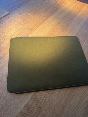 Laptoptasche aus echtem Wollfilz * 13 Zoll * Olivgrün * Fa. Parkaus, Berlin - Bild 1 von 4
