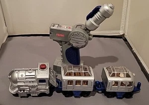 GeoTrax Silver Bullet Highland Scenic Line Train & Remote W both Cars WORKS - Picture 1 of 7