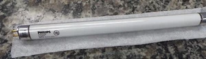 PHILIPS BI-PIN F6T5/CW 6 WATT FLUORESCENT BULBS 112445-1H  BY-1 - Picture 1 of 6